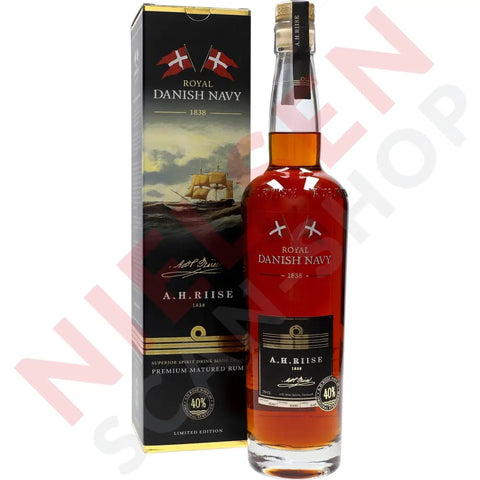 A.H. Riise Royal Danish Navy Rum Geschenkbox 40% 0,7 ltr. - AllSpirits